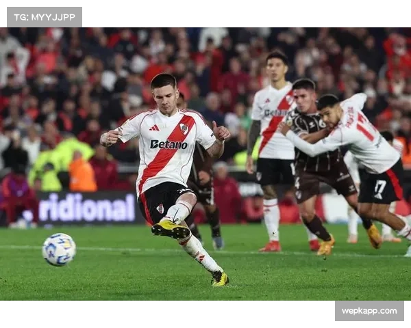 七十二年光影交织马斯坦托诺首球与迪斯蒂法诺首秀同日传奇